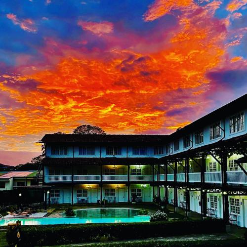 Swimming pool, Hotel Luisiana in Santa Ana