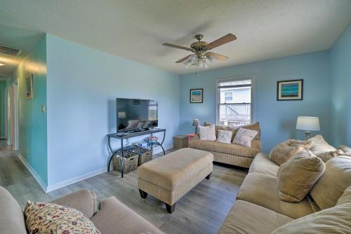 Pet-Friendly Home - A Block to Oak Island Beach! - image 3