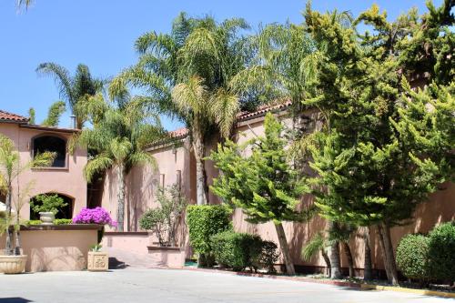 Hotel Estancia Inn