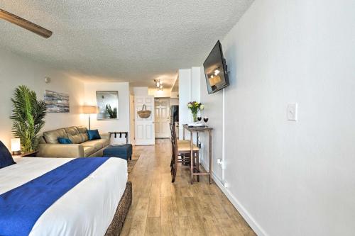 Cozy Studio on Daytona Beach with Pool Access! - image 5