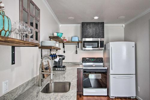 Convenient Burien Getaway 10 Mi to Dtwn SEA! - image 6