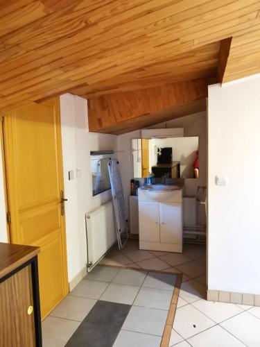 Appartement de 3 chambres avec piscine partagee jardin amenage et wifi a Berre les Alpes