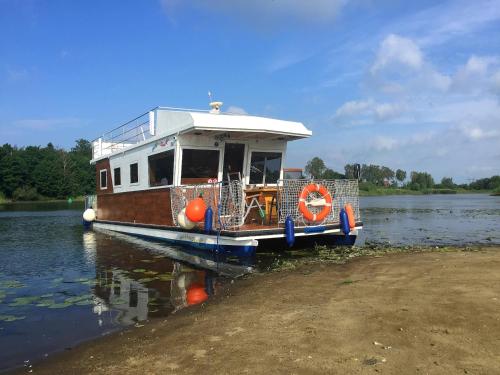 . HOUSEBOAT Mazury Frajda