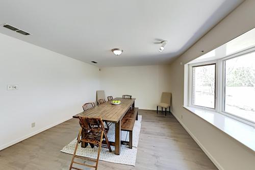 17-Acre Hill Country Family Retreat Walk to River home - image 8