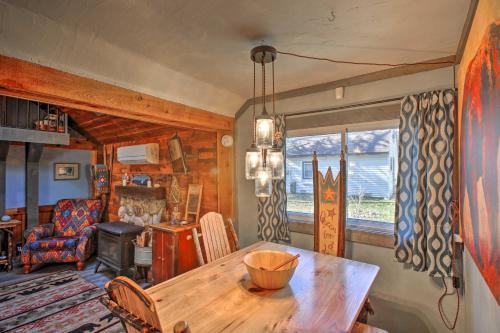 Work, Play and Get Away Cabin Near Higgins Lake!, Roscommon (fotografie 9)