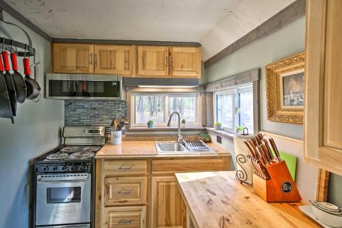 Work, Play and Get Away Cabin Near Higgins Lake!, Roscommon (fotografie 10)