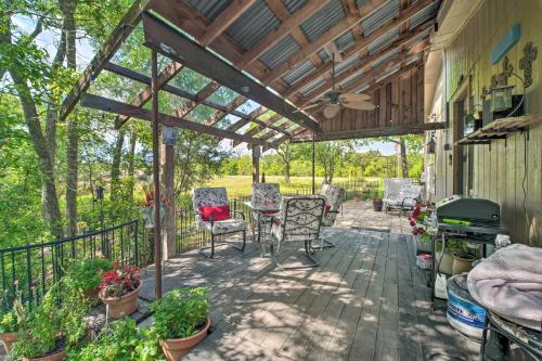 College Station Getaway with Hot Tub and Courtyard!
