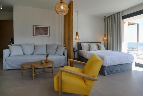 MARAVILLA SUITES - image 4