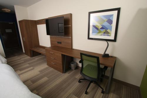 Holiday Inn Express Mccook