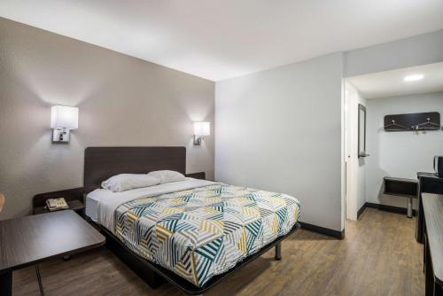 1 queen bed