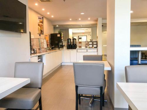 Food and beverages, Microtel Inn & Suites by Wyndham Eagan/St Paul in Eagan (MN)