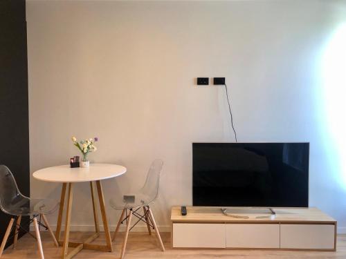 OT Comfortable Vincent Apartment