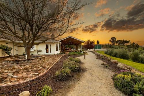 Olive Ranch by AvantStay - image 4