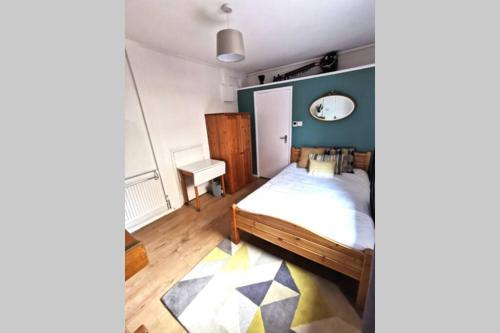Private Comfortable Guest Suite - Nottingham