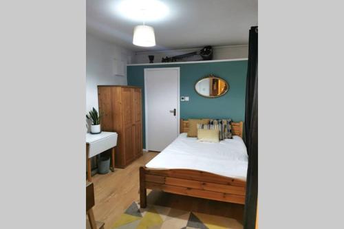 Private Comfortable Guest Suite - Nottingham