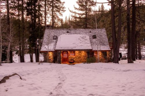 Jasper by AvantStay - Secluded Cottage On Truckee River - main image
