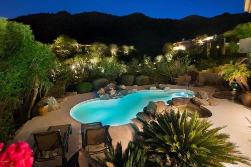 Apollo by AvantStay - Desert Oasis with Pool, Hot Tub & Movie Theatre