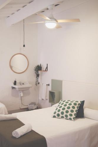 Hostal l'Estrella - image 5