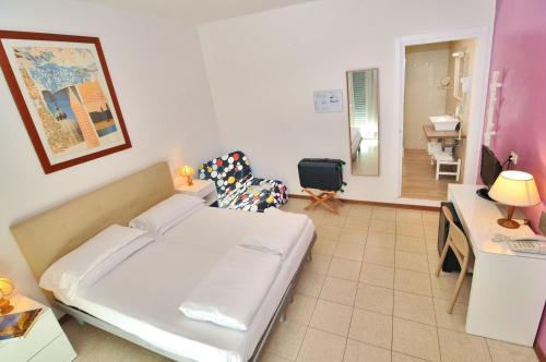Hotel Nederland - image 8