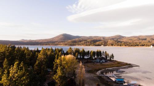 Lakeview Dr - Gambler - main image