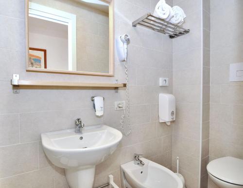Single Room image 1