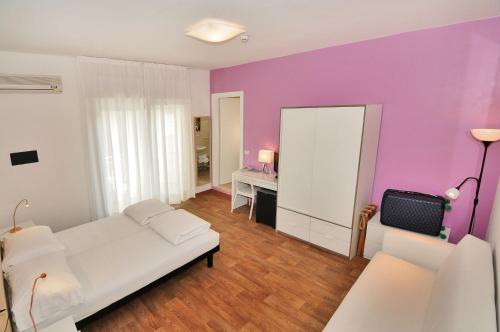 Triple Room image 6