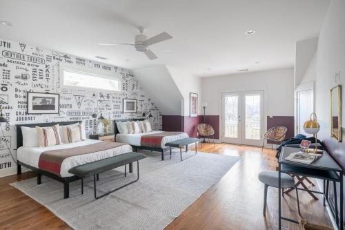 Monroe Unit 2 - Colorful 4BR Condo in Heart of Nashville