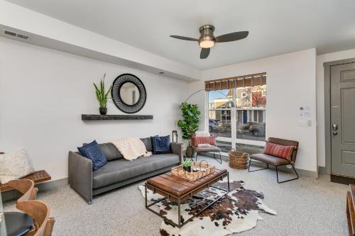 Old Town North Jewel! Near Breweries & River!