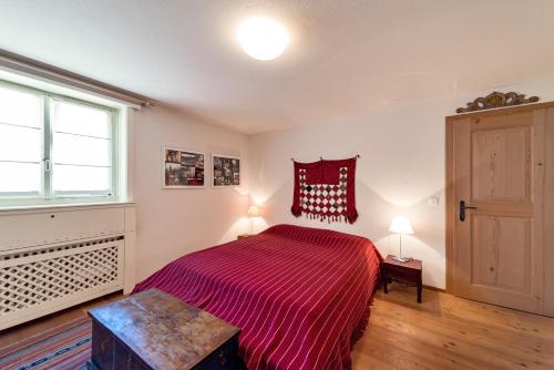Apartment with Mountain View image 2