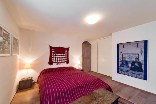 Apartment with Mountain View image 8