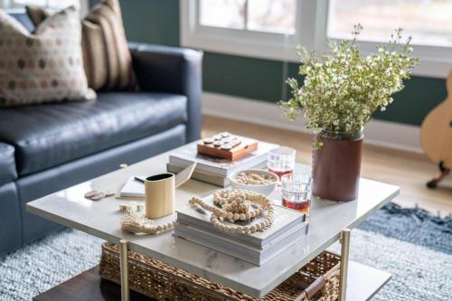 Monroe Unit 4 - Stylish 4BR Condo in Heart of Nashville - main image