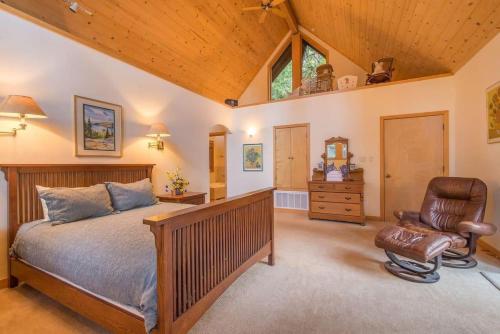 Musketeer by AvantStay - Large Family Friendly Home In Tahoe Swiss Village! - image 7