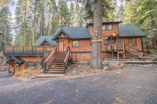 Musketeer by AvantStay - Large Family Friendly Home In Tahoe Swiss Village!