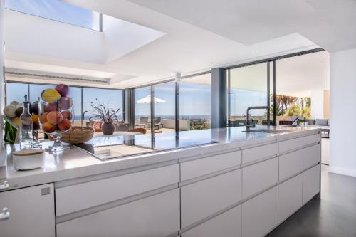 Remarkable 2021-Built Luxury Villa in El Herrojo