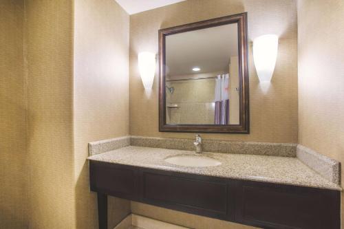 2 bedrooms, 3 beds