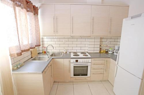  Apartment near the sea and the Athens airport , Artemida in Artemida