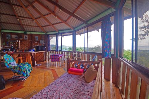 Costa Rica Tree Houses - 12 Places to Stay