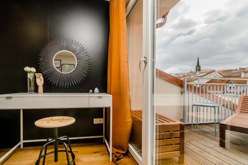 Prague Days - Premium Loft w Terrace - View - Netflix - AC, Praha (fotografie 7)