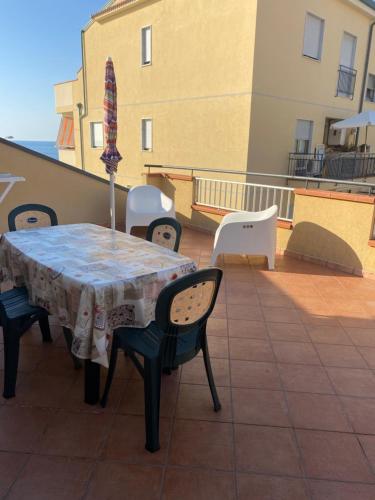  Carolina Apartments - Mansarda in Capo dʼOrlando