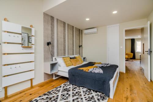 Prague Days - Premium Loft w Terrace - View - Netflix - AC, Praha (fotografie 8)