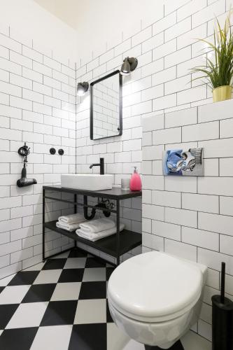 Discover Krakow Apartments - 3 Rakowicka St - Amazing Loft near Main Station - Netflix, Cracovie (photo 10)