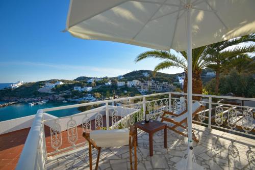 Deck2 Syros Premium Apartments