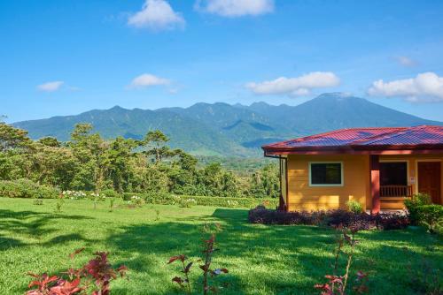 ทัศนียภาพ, Beautiful 2 Bedroom Villa with Private Nature Reserve - Friendship House in อเร็นนอล