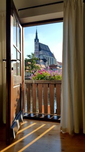 Deluxe Double Room 3 with Balcony image 10