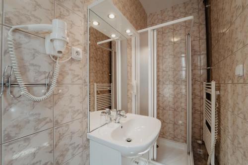 Hotel U Lípy – Hrensko, KY