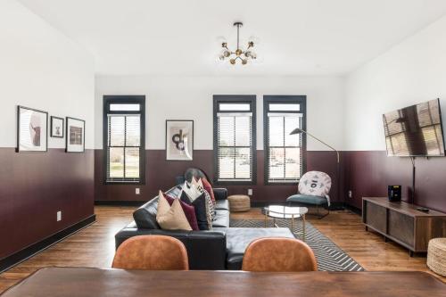Monroe Unit 6 - 4BR Condo in Heart of Nashville - main image