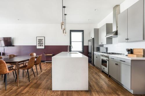 Monroe Unit 8 - Spectacular 3BR Condo in Heart of Nashville - main image