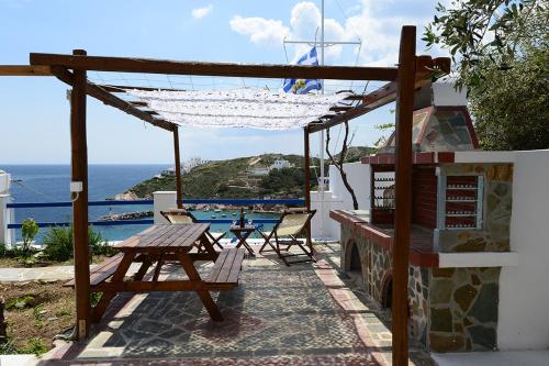 Deck2 Syros Premium Apartments