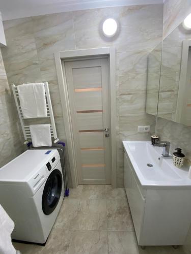 All New Apartment with Best View near Shopping MallDova - image 5