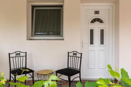 Julia Apartman in Pacsér